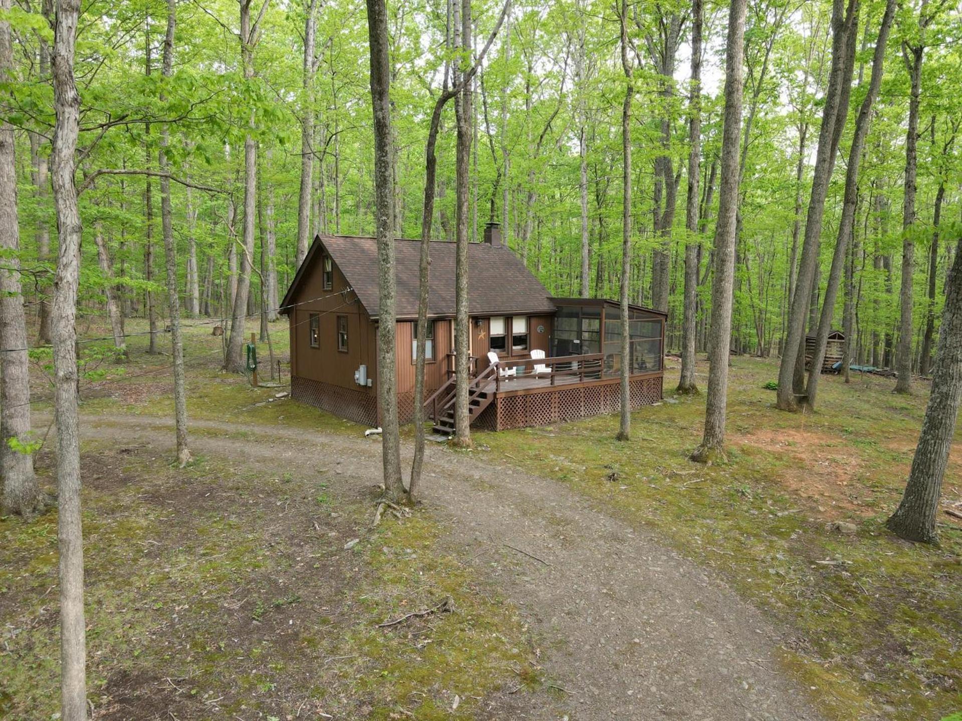 River Walk Cottage - Hot Tub - Pet Friendly - Swing - Screen Porch - River Access - Fire Pit - Wifi - Grill - Deck - King Bed Great Cacapon Екстер'єр фото